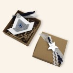 Ξύλινο Χειροποίητο Γούρι Καραβάκι με ασημί πλεξιγκλάς και μάτι