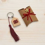 Χειροποίητο Κρεμαστό Γούρι με Χριστουγεννιάτικο μοτίβο και ρόδια| Ξύλινα δώρα Woodncraft