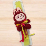 Πασχαλινή Λαμπάδα  με Λούτρινο Μπρελόκ Λαμπουμπού