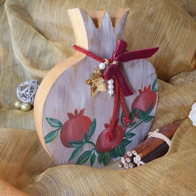 Χειροποίητο επιτραπέζιο γούρι - Lucky pomegranate - Woodncraft.gr