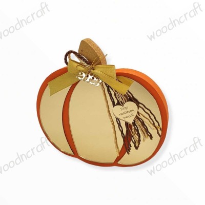 Ξύλινο επιτραπέζιο γούρι - Golden pumpkin - woodncraft.gr